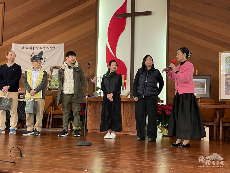 會長柯伊芳連任(右)，帶領青年理事團隊傳承