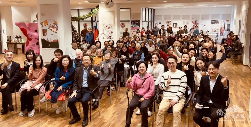 駐德國代表處2025年歲末報佳音大合照