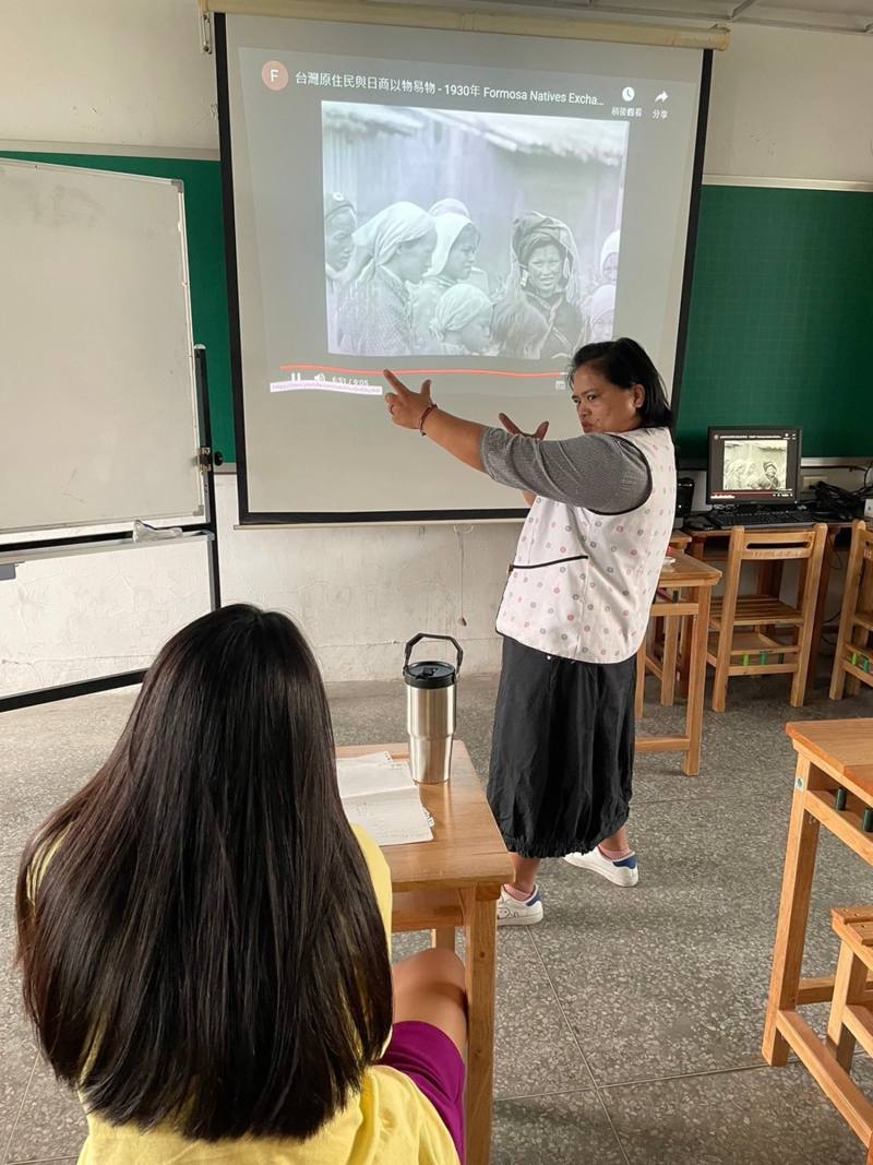 新北市立鶯歌國中教師利用活潑的方式進行教學