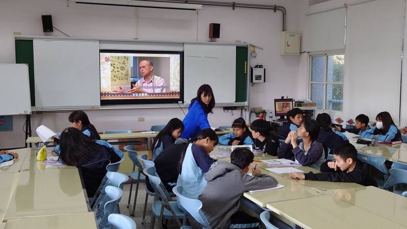 花蓮縣立秀林國中因太魯閣族學生占80%，每週開設太魯閣族語課程