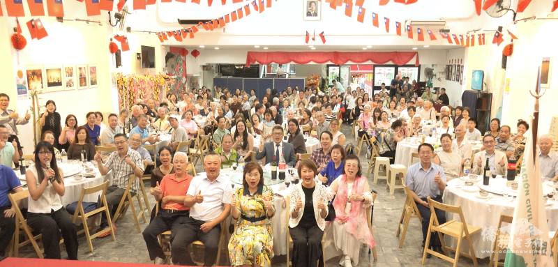 臺灣僑民聯合會53週年慶全體大合照