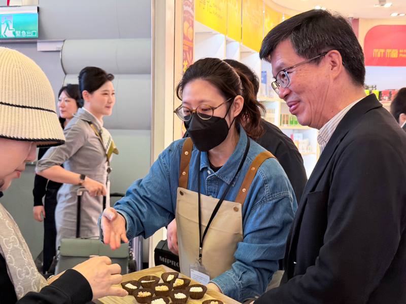 黃副署長邀請國內外旅客一同體驗臺灣米的香甜美味、多元性與高品質