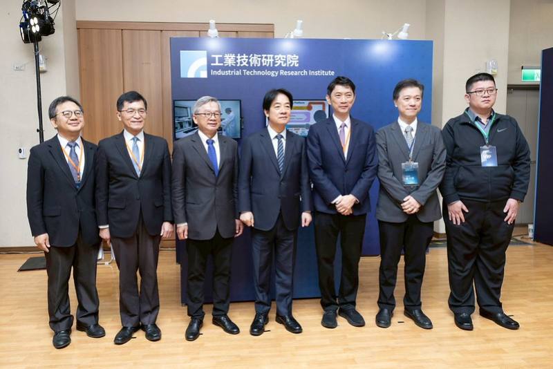 總統出席「AI新十大建設－關鍵技術『臺灣矽光子CPO-AI生態鏈座談會』」