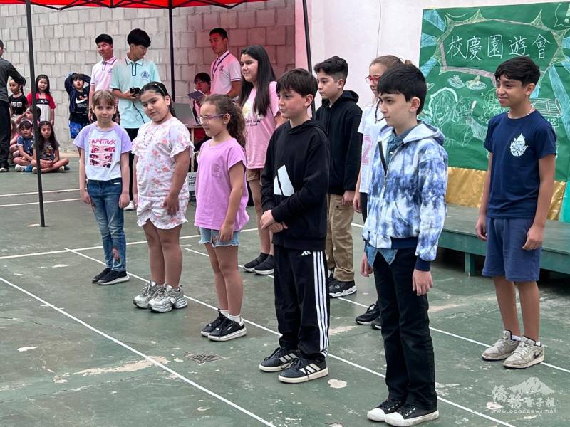 華興中文學校國際部學生表演，展現學習成果