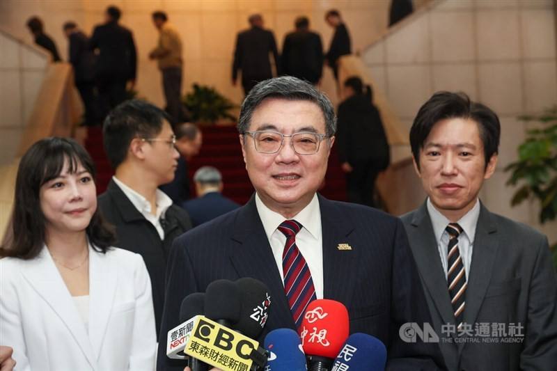 Premier Cho-Jung tai (center). CNA file photo