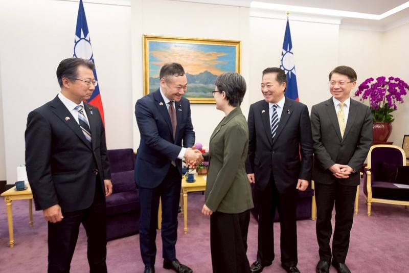 副總統接見「日本前法務大臣鈴木馨祐眾議員乙行」