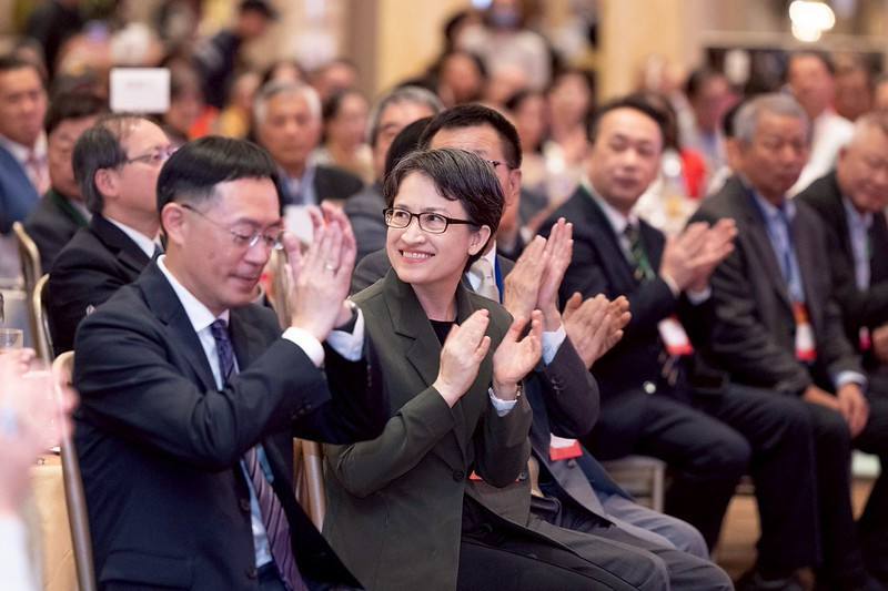 副總統出席「新北市進出口商業同業公會第五屆理監事就職典禮暨年終感恩餐會」