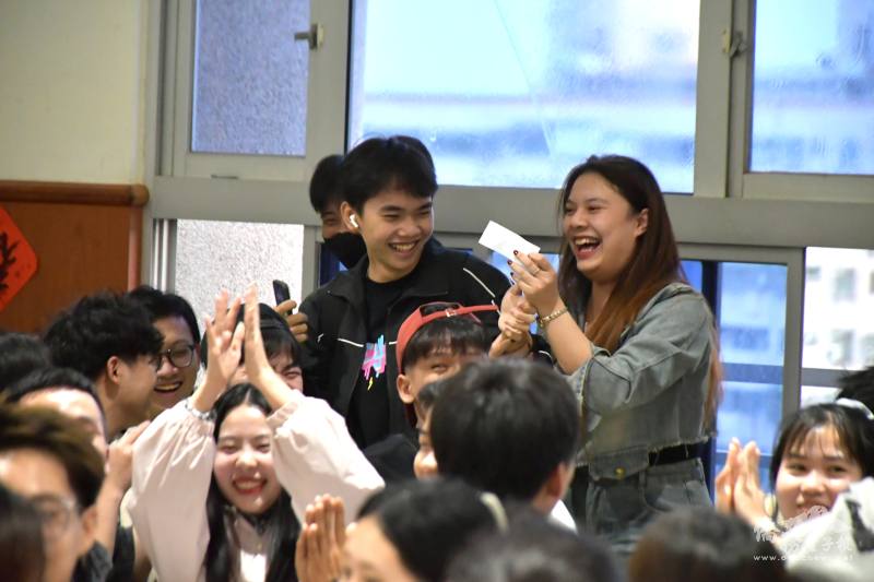 中獎學生喜悅溢於言表