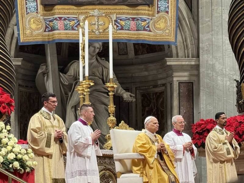 教宗良十四世上任後主持首次耶誕子夜彌撒，講道主軸強調「希望與和平」。（駐教廷大使館提供）