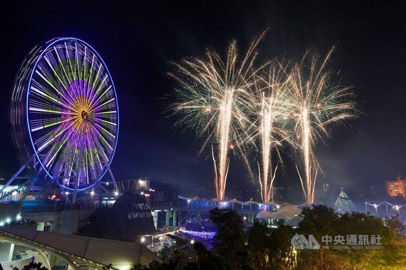 Fireworks light up the sky over Taipei Children's Amusement Park in 2023. CNA file photo