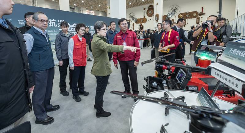 蕭美琴副總統26日下午出席「2025臺南首創產官研合作無人機救災韌性展演」
