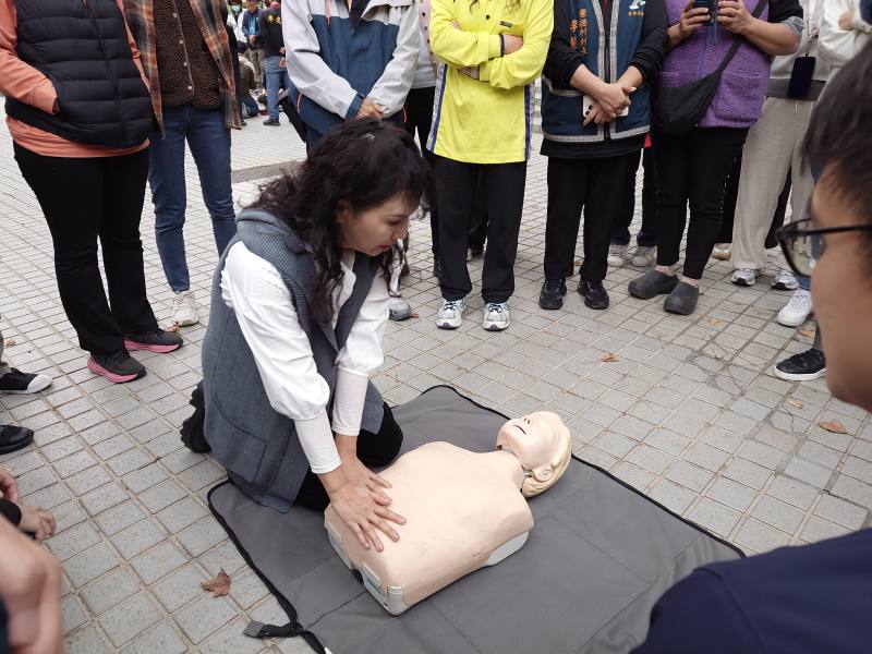 內政部指出，今年特別補助辦理村里長防災士培訓，年底將有6,799位村里長及幹事完成訓練，完訓率約6成