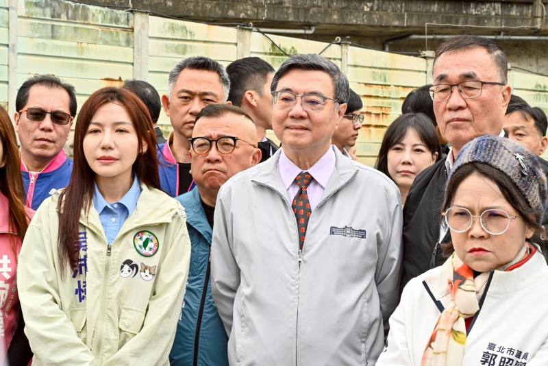 行政院長卓榮泰訪視臺北市第一果菜批發市場