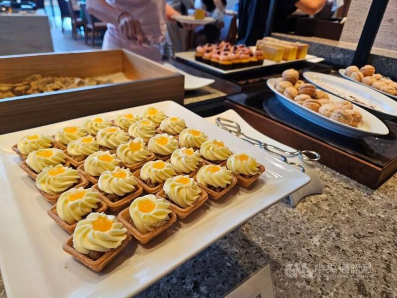 每年歲末年終，心血管風險、腸胃不適、血壓失控案例明顯上升，醫師警告恐是甜食、酒精、熬夜「3連擊」，擊垮健康