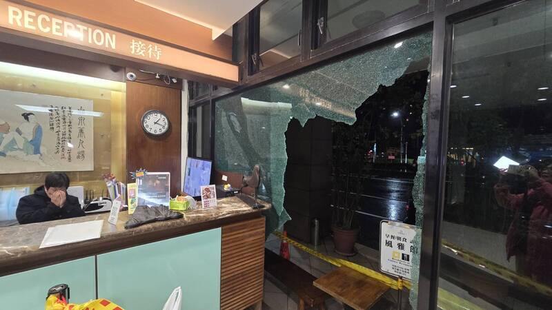Glass in the lobby of Yilan’s Sun Spring Resort shattered following a magnitude 7.0 earthquake that struck off the county on the night of Dec. 27.
