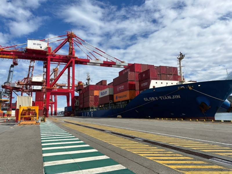 Newly renovated West Wharf Nos. 17 and 18 in operation