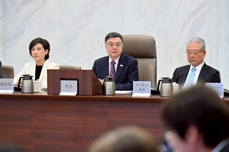 行政院長卓榮泰30日主持「行政院經濟發展委員會」第2次顧問會議（均衡臺灣分組）