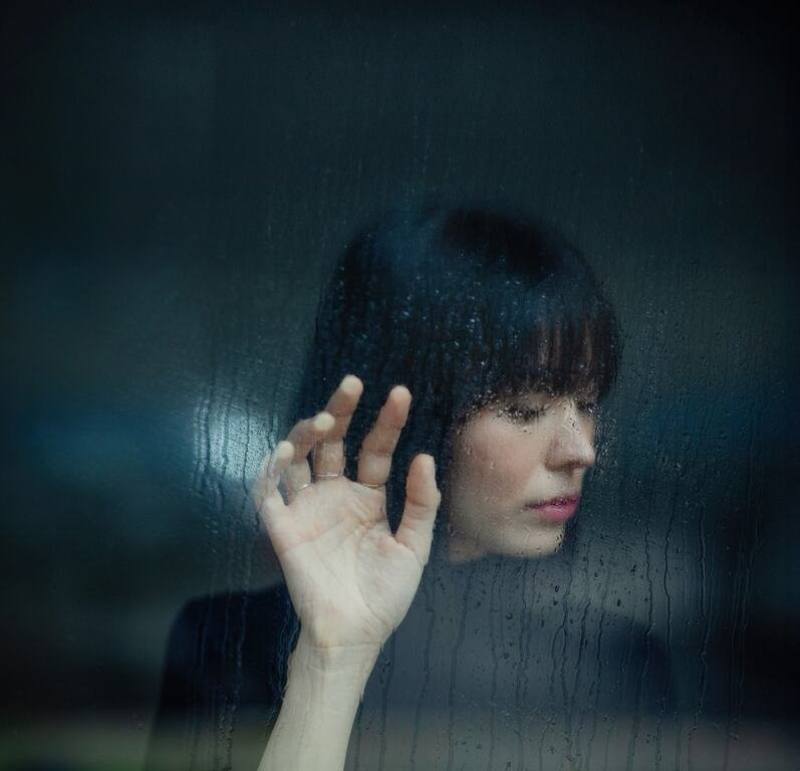 牛耳藝術預告2026年節目，將邀請Apple Music 2025古典樂年度專輯德日混血鋼琴家愛麗絲．紗良．奧特（Alice Sara Ott）（圖）訪台演出。（牛耳提供）