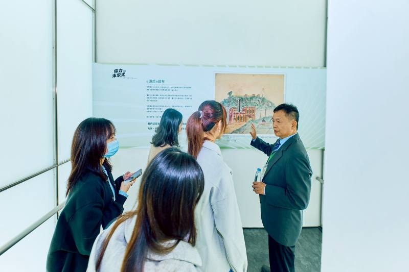 115年適逢台電成立80週年，首波活動「電力未來式-114年台電綜合研究所研究試驗成果展」聚焦電力韌性、數位及淨零三軸轉型，分為「科技啟程站、電力守護網、創新加速區、永續共創場」四大展區，展出多達60項電力研究結晶，2025年12月30日起於電幻1號所免費展出至2026年1月28日。