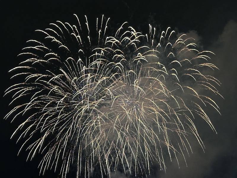 美國首都華府跨年煙火秀在當地知名地標華盛頓紀念碑附近登場。