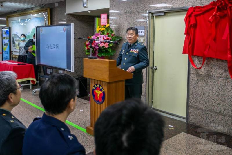 軍醫局蔡中將主持「三軍血液計畫中心」揭牌儀式。（軍聞社記者尤昱翔攝）