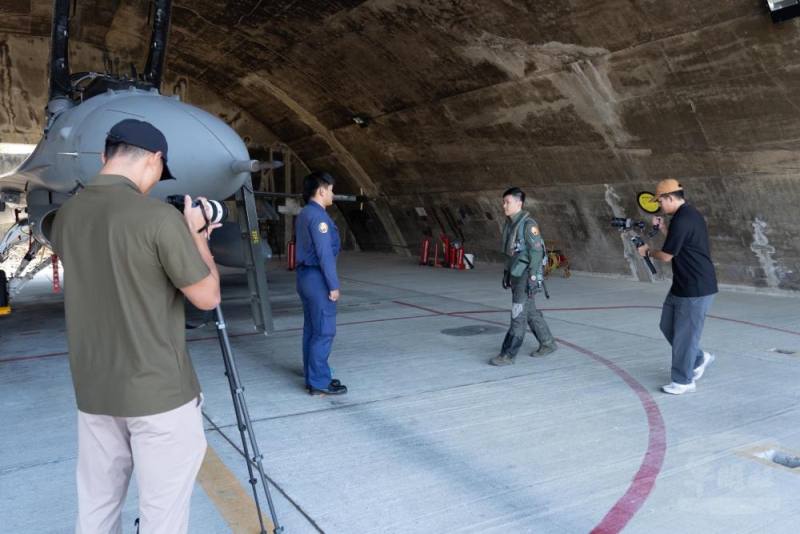 元旦形象影片《We Promise》拍攝現場。（軍聞社記者陳彥樺攝）