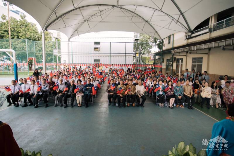 參加元旦升旗的大雅加達地區僑胞及一貫道道親