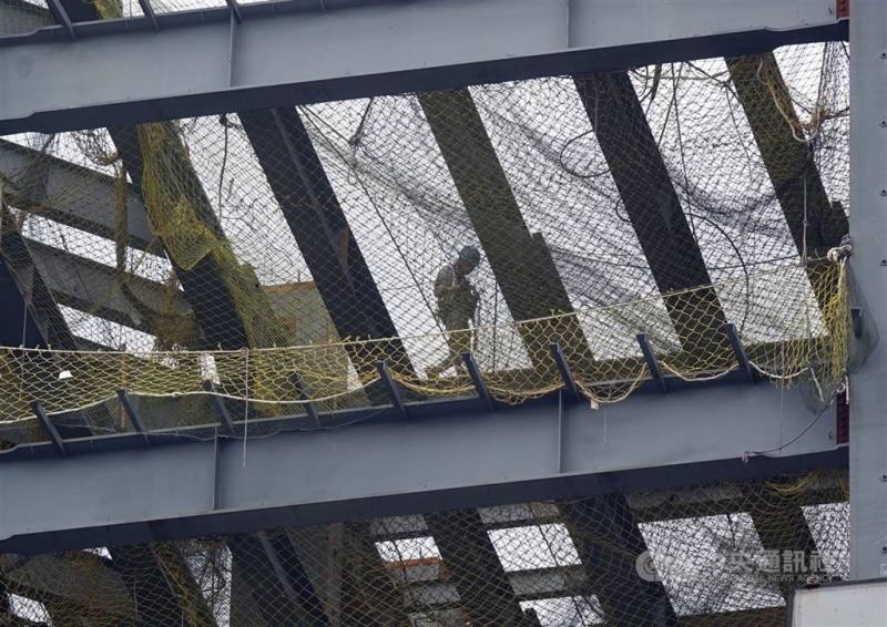 勞動部近日公告外國技術人力薪資門檻全面調高，全部提升新台幣2000元，新申請案適用。（中央社檔案照片）