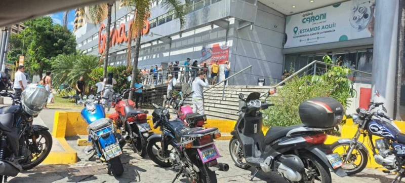 美軍3日攻擊委內瑞拉首都卡拉卡斯，轟炸軍事目標並將馬杜洛及其妻子帶往紐約受審。台商觀察當地未出現脫序情形。（委內瑞拉卡拉卡斯台商劉先生提供）