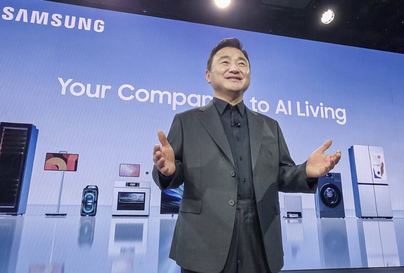 三星於美國拉斯維加斯舉行CES 2026 The First Look活動，聚焦並串聯研發、產品開發、營運和使用者體驗，三星電子執行長暨裝置體驗（DX）事業群負責人盧泰文（TM Roh）強調，要將AI時代推向新高度。（三星提供）