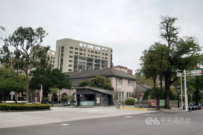 圖為成功大學成功校區校門。（中央社檔案照片）