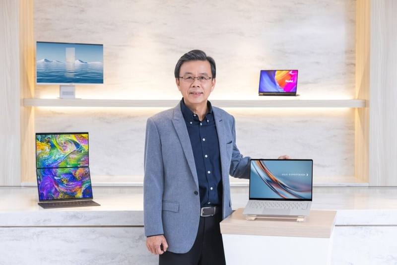 電腦品牌廠華碩7日在美國消費性電子展（CES）舉辦線上發表會，推出新一代人工智慧（AI）創新技術，涵蓋工作、創作及日常生活3大領域，圖為華碩共同執行長胡書賓。（華碩提供）