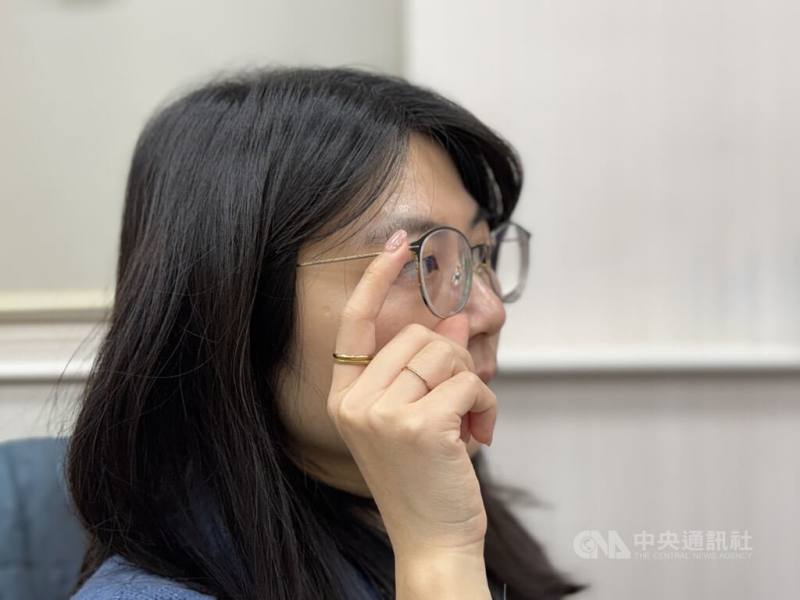 驗光人員法10年落日條款屆滿，全面改為國家考試證照制。衛福部提醒，即起需考試及格、領有證書才可執行驗光業務，違者可處新台幣3萬元以上，15萬元以下罰鍰。