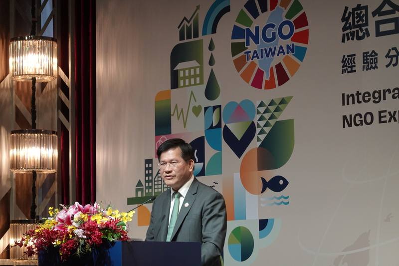 外交部長林佳龍7日出席第6屆「NGO領袖論壇」，並致詞為論壇揭開序幕