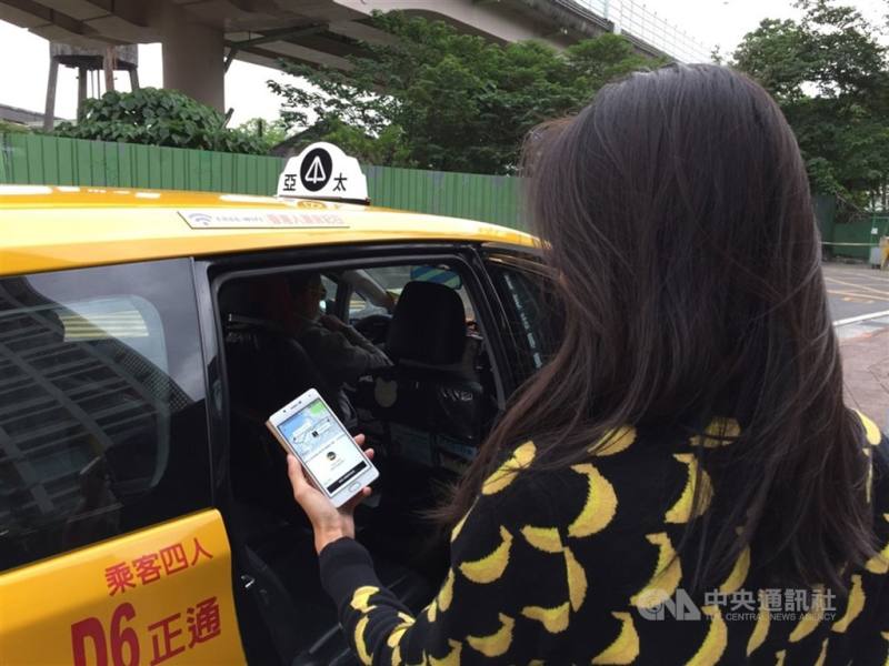 公平會通過Uber收購皇冠大車隊。（中央社檔案照片）