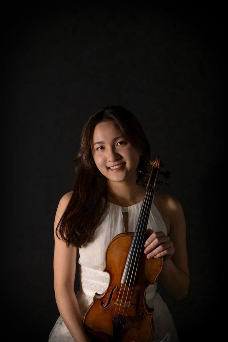 台北市立交響樂團「明日之星」甄選計畫結果揭曉，20歲的錢欣（圖）成功脫穎而出。錢欣表示，很榮幸能參與「明日之星」優勝者音樂會並與北市交合作，「感謝北市交的肯定、師長們的悉心指導，這次演出機會是夢寐以求，更是鼓勵與成長的動力。」（台北市立交響樂團提供）