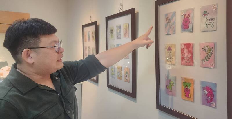 澎湖科技大學7日舉辦人文藝術領域通識課程「意象之間的公共敘事–通識人文藝術的文創實踐」成果展，展出影像美學與文創產業與文化商品設計等5人文藝術領域通識課程作品。