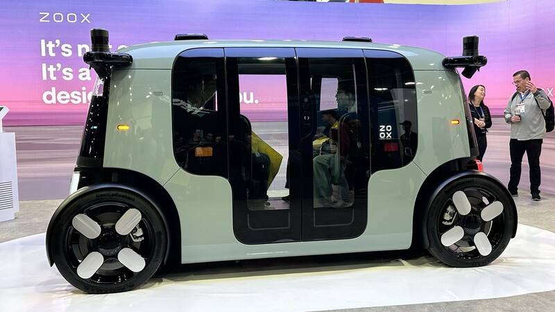 亞馬遜（Amazon）旗下自動駕駛車公司Zoox在CES現場展示自動駕駛車輛。