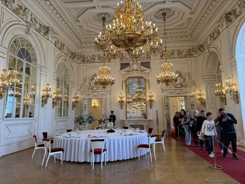 布拉格城堡2025年舉辦的「開放日」與「捷克加冕王冠」展覽，吸引大量遊客。