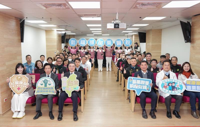 行政院長卓榮泰視察部立苗栗醫院急重症醫療大樓擴建工程規劃情形