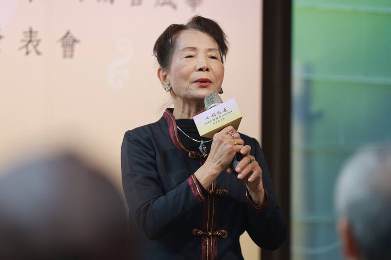 「古韻悠遠－人間國寶陳嬿朱的南管風華」新書發表會8日在台北舉行，南管音樂保存者陳嬿朱（圖）親自出席致詞，感恩書中完整收錄了重要史料。