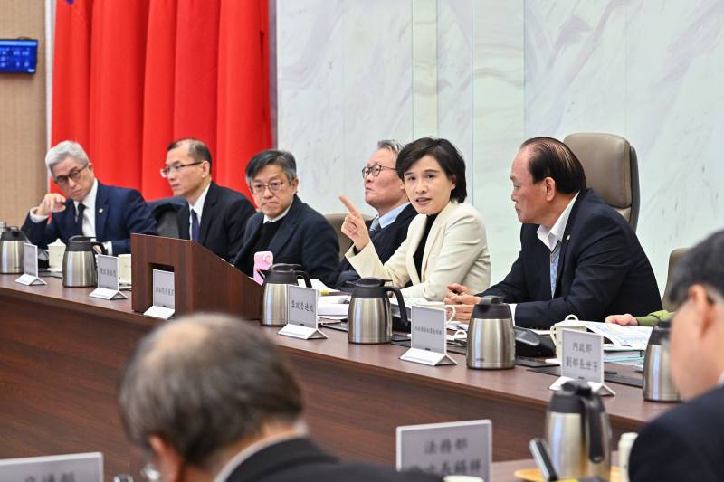 行政院副院長鄭麗君主持行政院國土安全政策會報第16次會議
