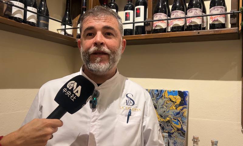 La Saletta餐廳主廚蓋沙（Gian Luca Chessa）接受中央社訪問表示，對於義大利美食獲聯合國認證為文化遺產，感到很驕傲，希望透過美食述說薩丁尼亞的故事與文化。