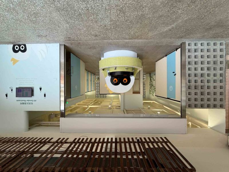 臺南市開元國小以黑面琵鷺為主題，改造忠誠樓老舊廁所