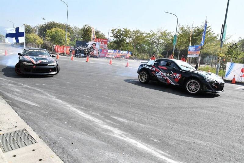 由台灣極限賽車運動發展協會主辦的2026第5屆彰化賽車節，預計17、18日在田中高鐵彰化站周邊道路登場，將集結超過250名國內外選手同場競技，民眾能近距離觀看高速競逐的精彩畫面。圖為賽事資料照。（彰化縣政府提供）