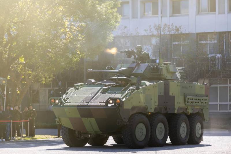 239營實施火力支援。（軍聞社記者蔡枋澐攝）