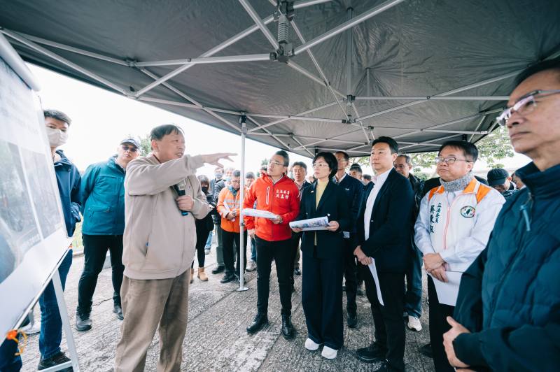 公路局向陳部長及立法院李昆澤委員、吳秉叡委員、蘇巧慧委員及洪孟楷委員說明計畫內容