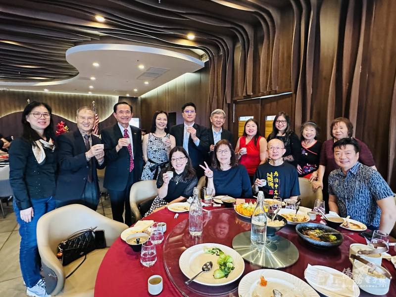 中佛州僑領前來交流，凝聚僑心
