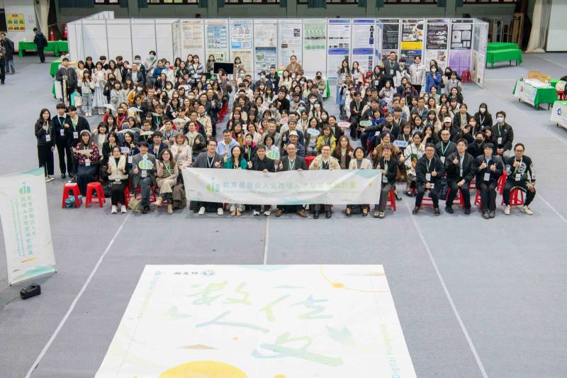數位人文跨域人才智慧領航計畫期中成果展合照