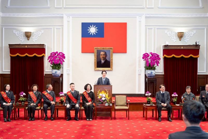賴清德總統今（13）日上午接見114年「鳳凰獎」楷模得獎人